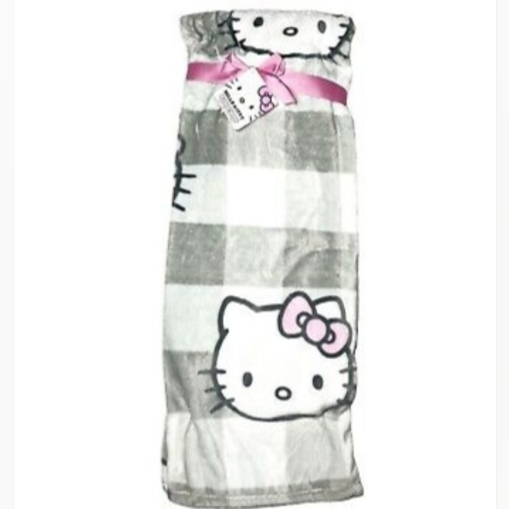 HELLO KITTY BLANKET NWT *VIRAL*